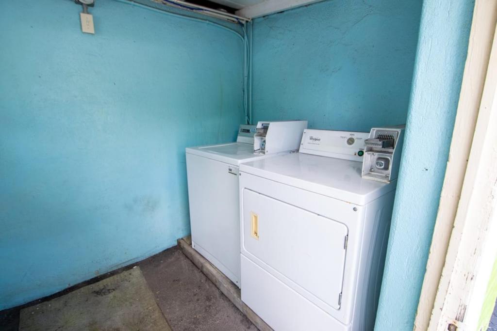 Located By The Beach 1 Bedroom With Parking And Pool Clearwater Extérieur photo
