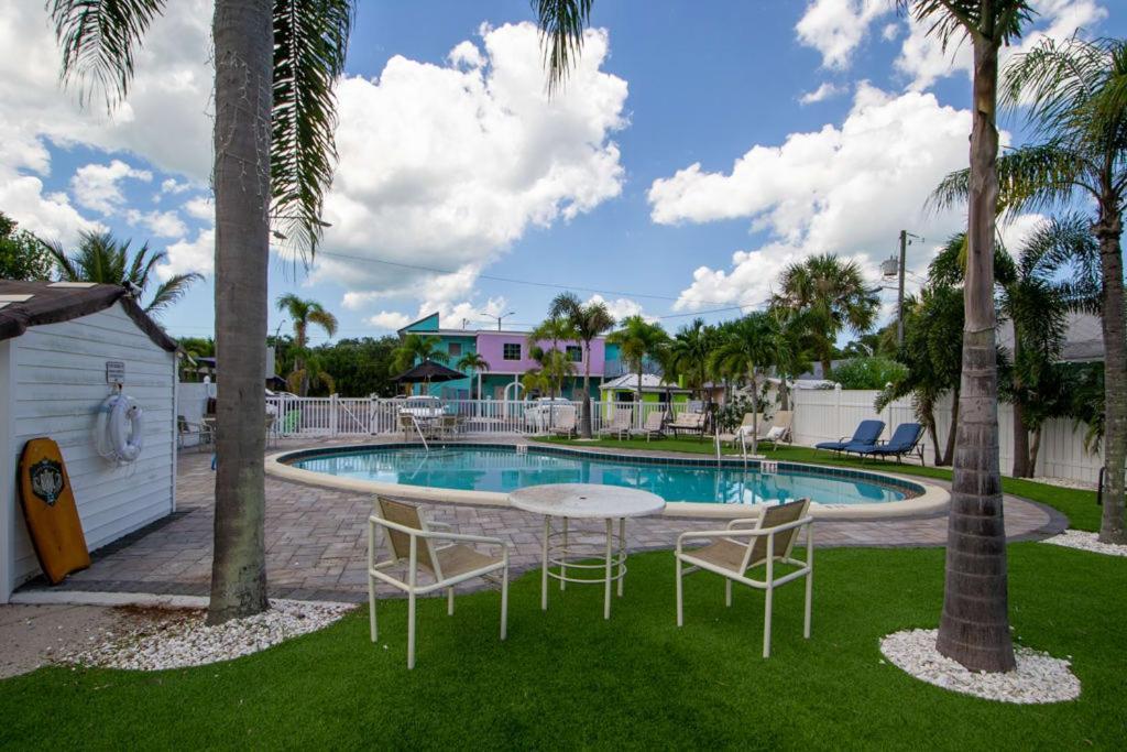 Located By The Beach 1 Bedroom With Parking And Pool Clearwater Extérieur photo