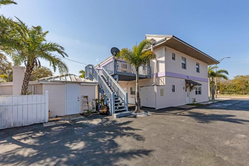 Located By The Beach 1 Bedroom With Parking And Pool Clearwater Extérieur photo